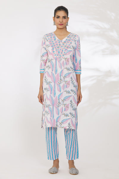 Women's floral embroidery straight kurta with paint and duptta