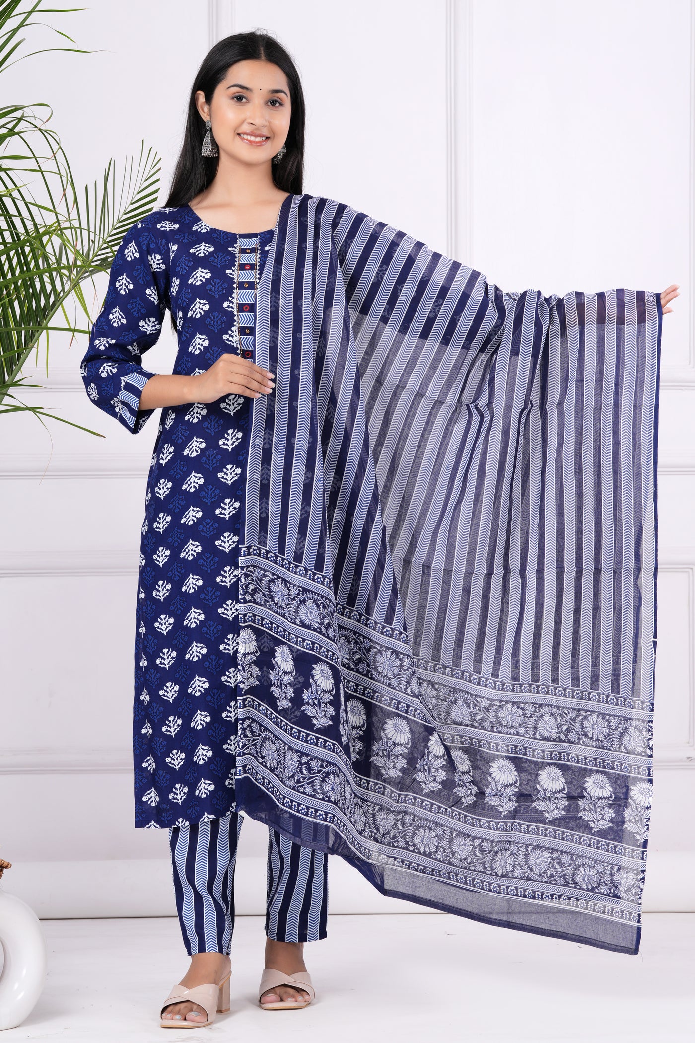 Women's printed  straight kurta with paint and duptta