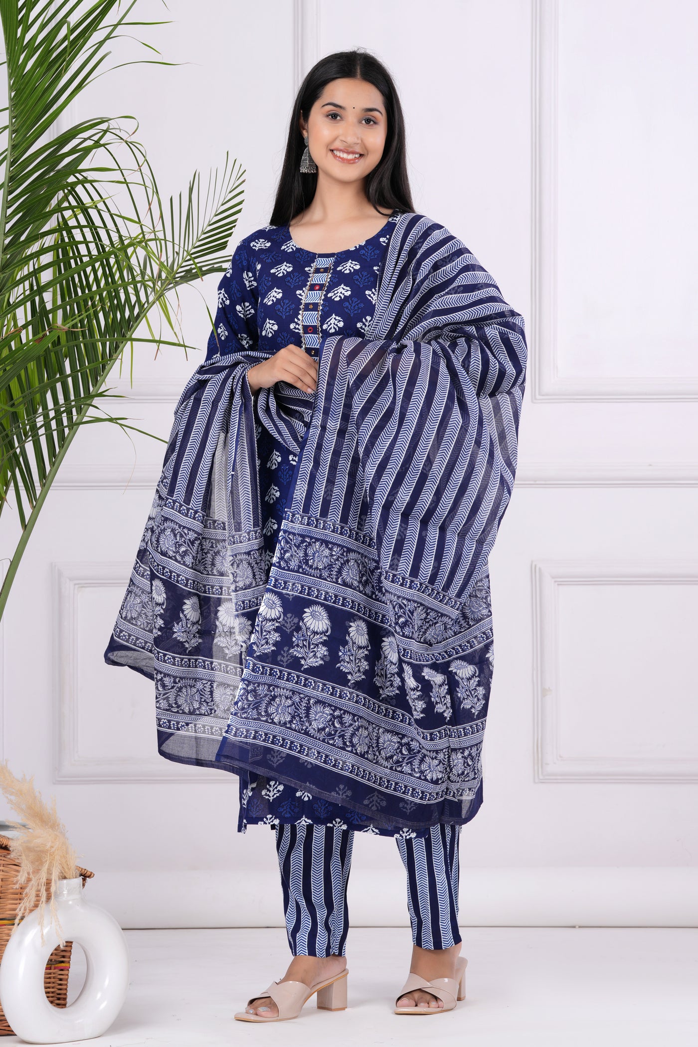 Women's printed  straight kurta with paint and duptta